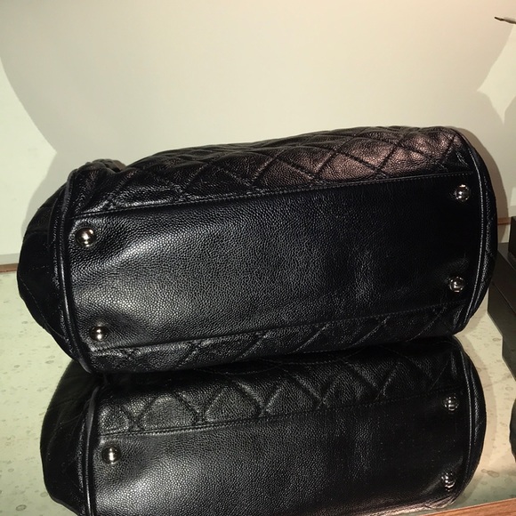 💰MARKDOWN: AUTH CHANEL Black Quilted Bowler Bag - Picture 8 of 10